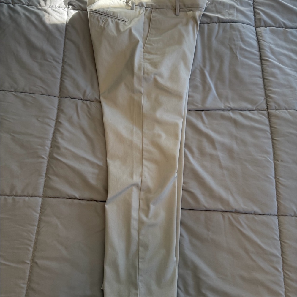 Amazon Essentials Men's Tan Chinos